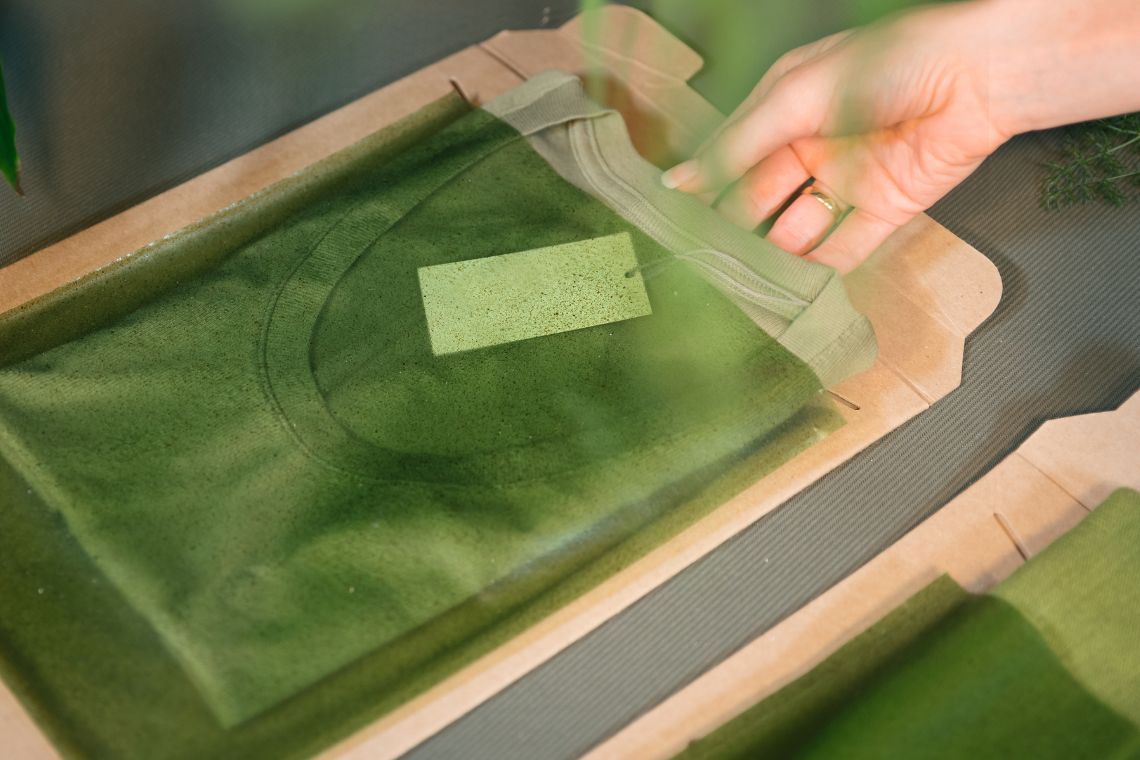 TOM-FORD-Announcement_-Sustainable-Packaging-News